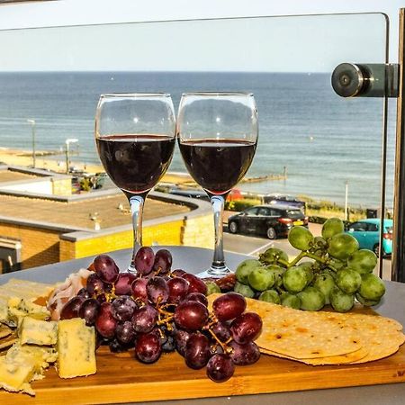 Soho Beach Apartment With Fabulous Sea View And 2 Minutes To The Beach With Free Parking And Netflix Борнмут Экстерьер фото