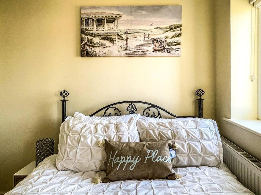 Soho Beach Apartment With Fabulous Sea View And 2 Minutes To The Beach With Free Parking And Netflix Борнмут Экстерьер фото